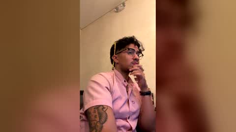 wild_cowboyy online show from April 15, 6:50 am