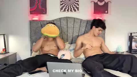 WildDesire online show from February 19, 2:22 am