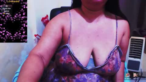 Snapshot of wildhotasianx chatting on October 6, 9:43 pm wildhotasianx online show from October 6, 9:43 pm
