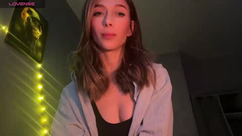 wildsable_ online show from February 22, 1:35 pm