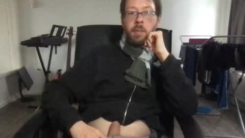 wildtux240722 online show from February 19, 9:30 am