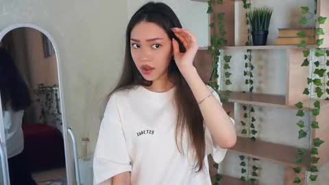 Yuka  online show from February 23, 9:33 am