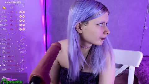 Your virtual girlfriend online show from December 9, 10:54 am