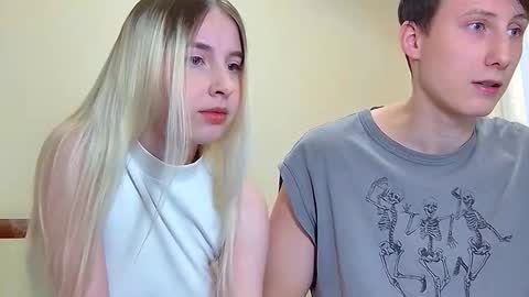 Snapshot of williamandmia chatting on October 30, 12:17 pm William and Mia online show from October 30, 12:17 pm