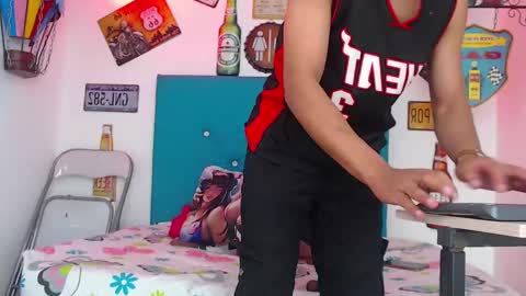 willians__ online show from March 5, 2:36 am