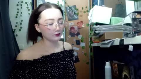 Phoebe online show from March 13, 9:18 pm