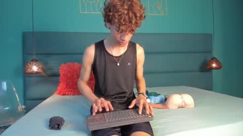 willturneer online show from March 16, 4:04 am