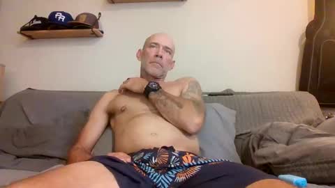 wingnutt765733 online show from February 1, 11:35 pm