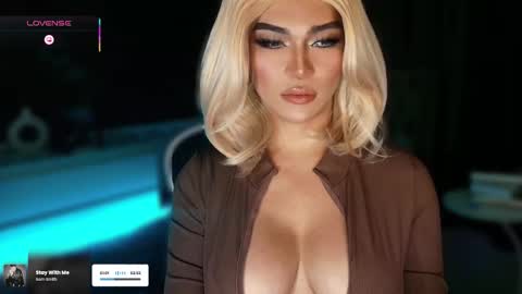 Julia online show from October 27, 2:22 am