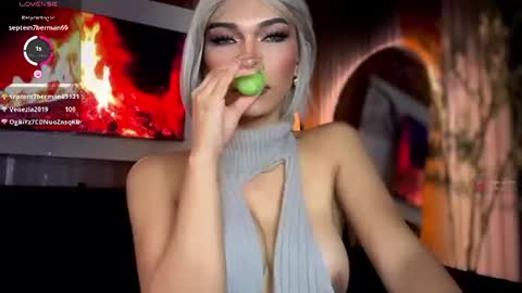 Julia online show from June 27, 2:17 am