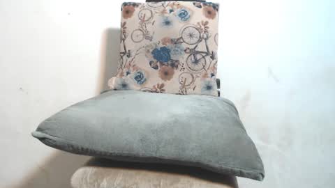 SHENIEL RODRIGUEZ online show from January 25, 8:42 pm