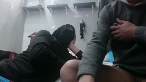 woofwolfxix online show from November 28, 8:27 pm