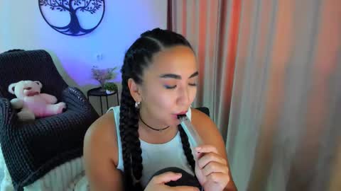 dudetta Kim online show from November 9, 8:40 am