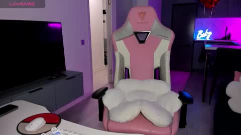 Emi online show from February 25, 4:16 am