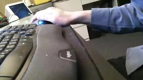 wrangleat0r online show from December 6, 12:07 am