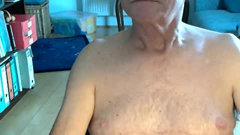 Wuki online show from May 26, 4:46 pm