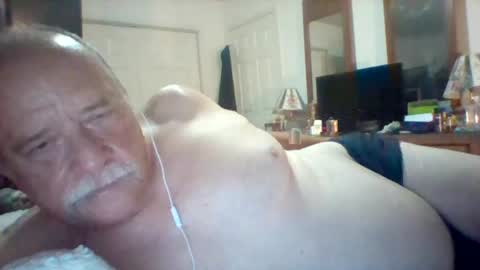 wvmountainlover online show from June 14, 1:38 am