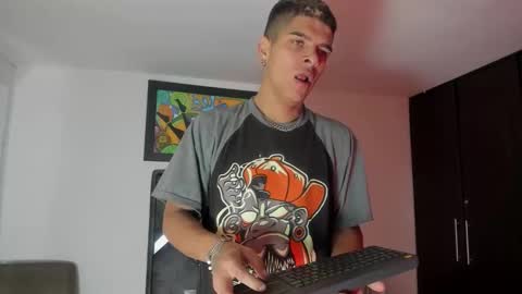 wyatt online show from November 2, 1:33 pm