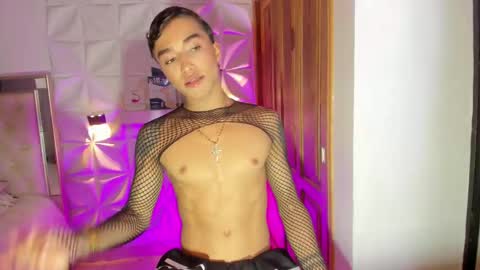 wyatt online show from November 30, 5:03 am