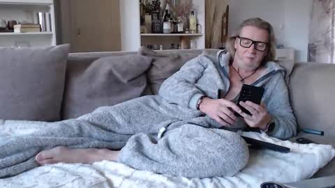 WyattEarp64 online show from November 7, 9:01 am