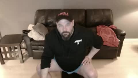 Snapshot of x69xsmilyx69x chatting on March 12, 2:41 am Kevin online show from March 12, 2:41 am