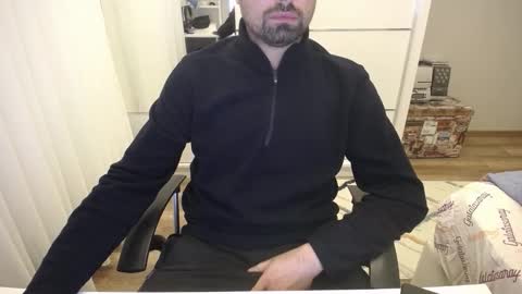 Mr. Lonely online show from November 1, 7:24 pm