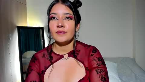 Adeline online show from April 29, 2:38 am