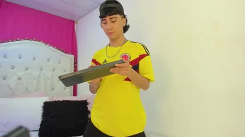 xaanderGrey online show from November 9, 8:11 pm