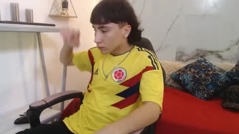 xandergrey8 online show from April 2, 7:32 pm