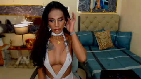 THALIA MOUNT online show from January 11, 5:20 am