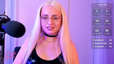 Snapshot of xcherrygoth chatting on December 17, 7:15 pm Cherry Goth online show from December 17, 7:15 pm