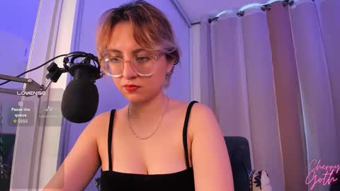 Snapshot of xcherrygoth chatting on October 22, 1:13 pm Cherry Goth online show from October 22, 1:13 pm