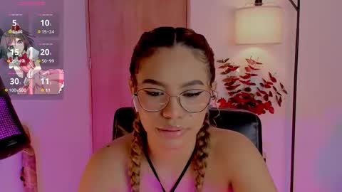 Snapshot of ximena_sotto1 chatting on September 25, 10:17 pm camila online show from September 25, 10:17 pm