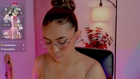 Snapshot of ximena_sotto1 chatting on September 26, 10:18 pm camila online show from September 26, 10:18 pm