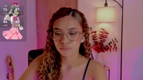 Snapshot of ximena_sotto1 chatting on September 10, 10:55 pm camila online show from September 10, 10:55 pm