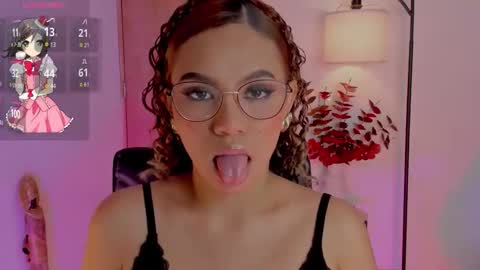 Snapshot of ximena_sotto1 chatting on September 17, 10:13 pm camila online show from September 17, 10:13 pm