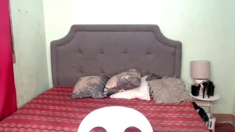 Snapshot of xkaytlyn_whitexx chatting on February 21, 6:29 am Seductive Kaylyn   online show from February 21, 6:29 am