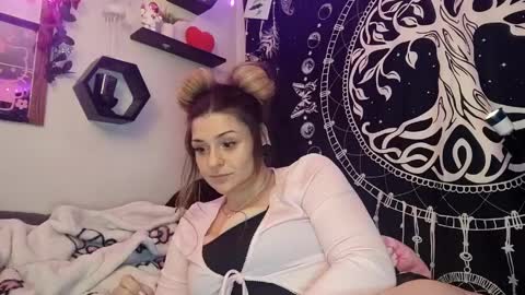 xkittymeowz online show from May 12, 8:01 am