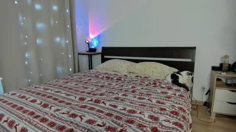 Chloe online show from November 18, 10:18 am