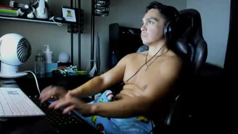 xoalejandroxo6 online show from April 15, 5:55 am