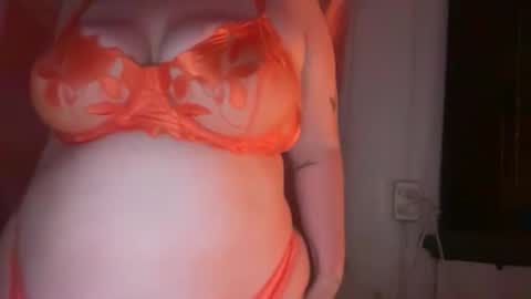 xopeachybaby online show from March 19, 11:26 am