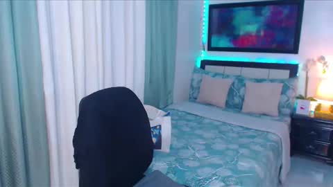 amanda online show from March 28, 8:27 am