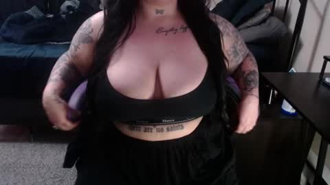 xorileyschembri online show from February 15, 2:04 am