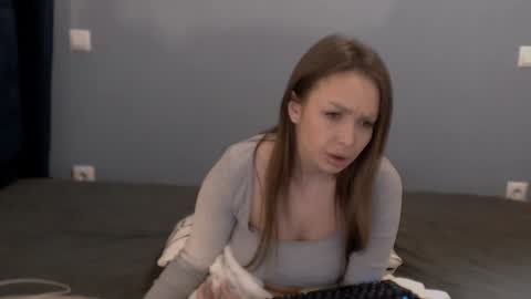 AnnaMaee online show from February 5, 12:53 am