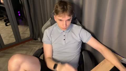 DerekHehe online show from January 13, 8:49 pm