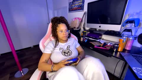 xStarGazingx online show from January 16, 7:28 am