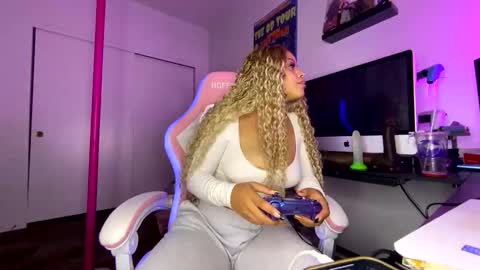 xStarGazingx online show from November 16, 9:44 am