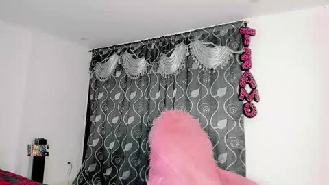 Snapshot of xthesexyboyx chatting on September 13, 6:27 am Femboy Exotic online show from September 13, 6:27 am