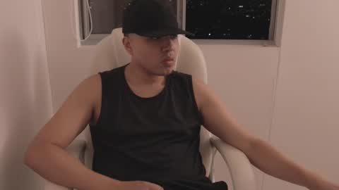 xtiann_ online show from January 18, 2:53 am