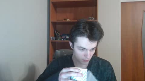 traqqq online show from November 17, 8:22 pm